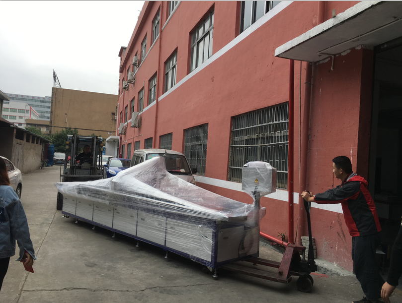 4米行程自動鉆孔機出貨江蘇!