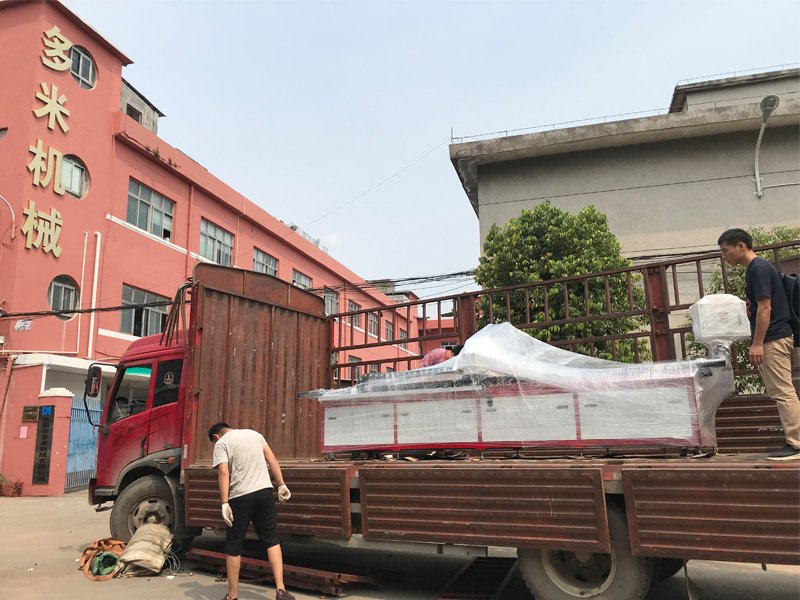 家具方管熱熔機床，專車發(fā)往山海